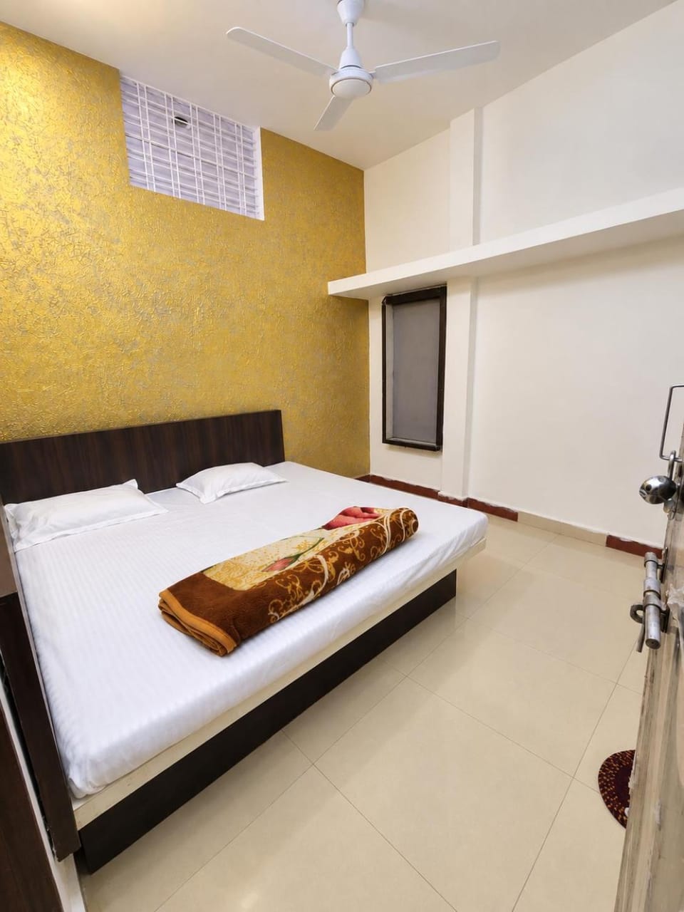 Manoher medikal gest house Bed and Breakfast in India