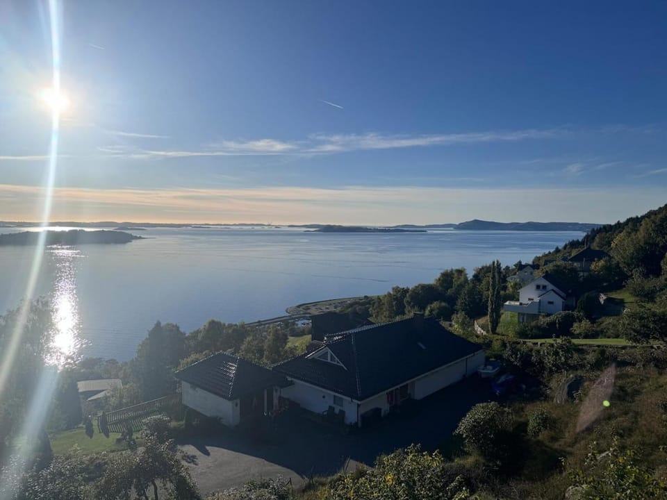 Villa with fjord view, cinema room, close to the Pulpit Rock Villa in Rogaland