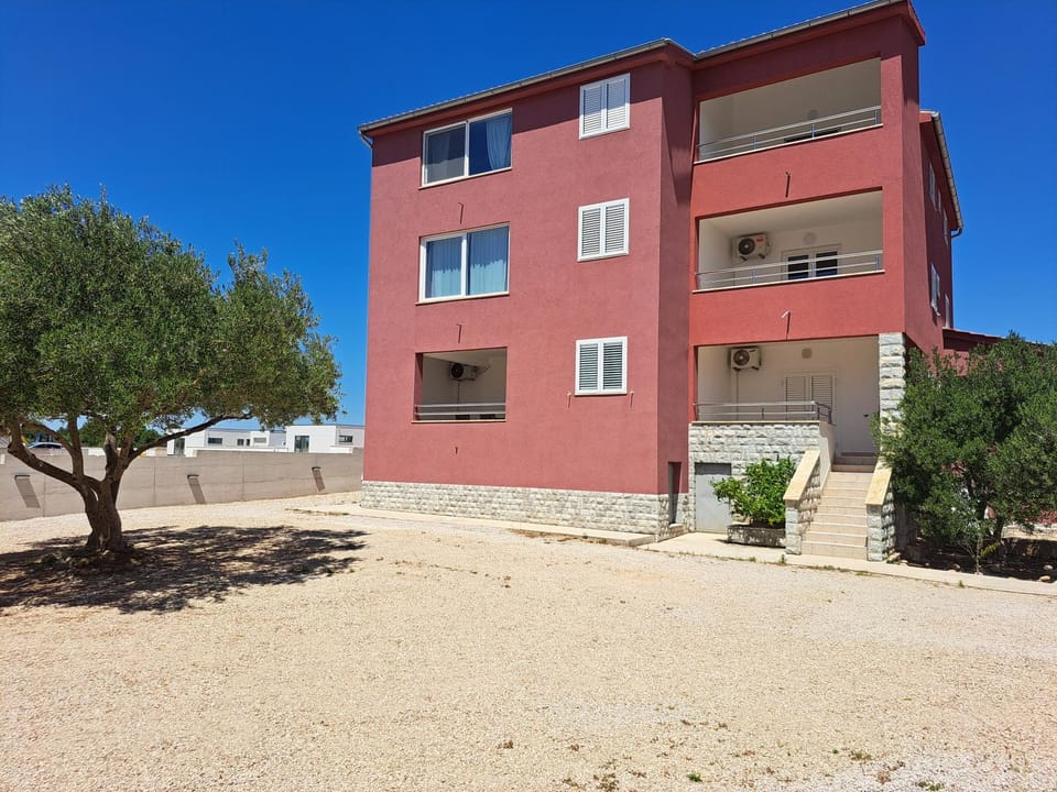 Property building, Day, Parking