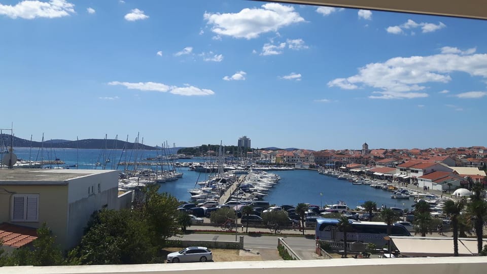 City view, Sea view