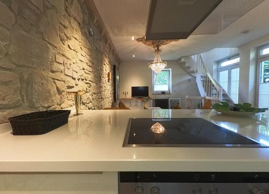 Kitchen or kitchenette, Kitchen or kitchenette