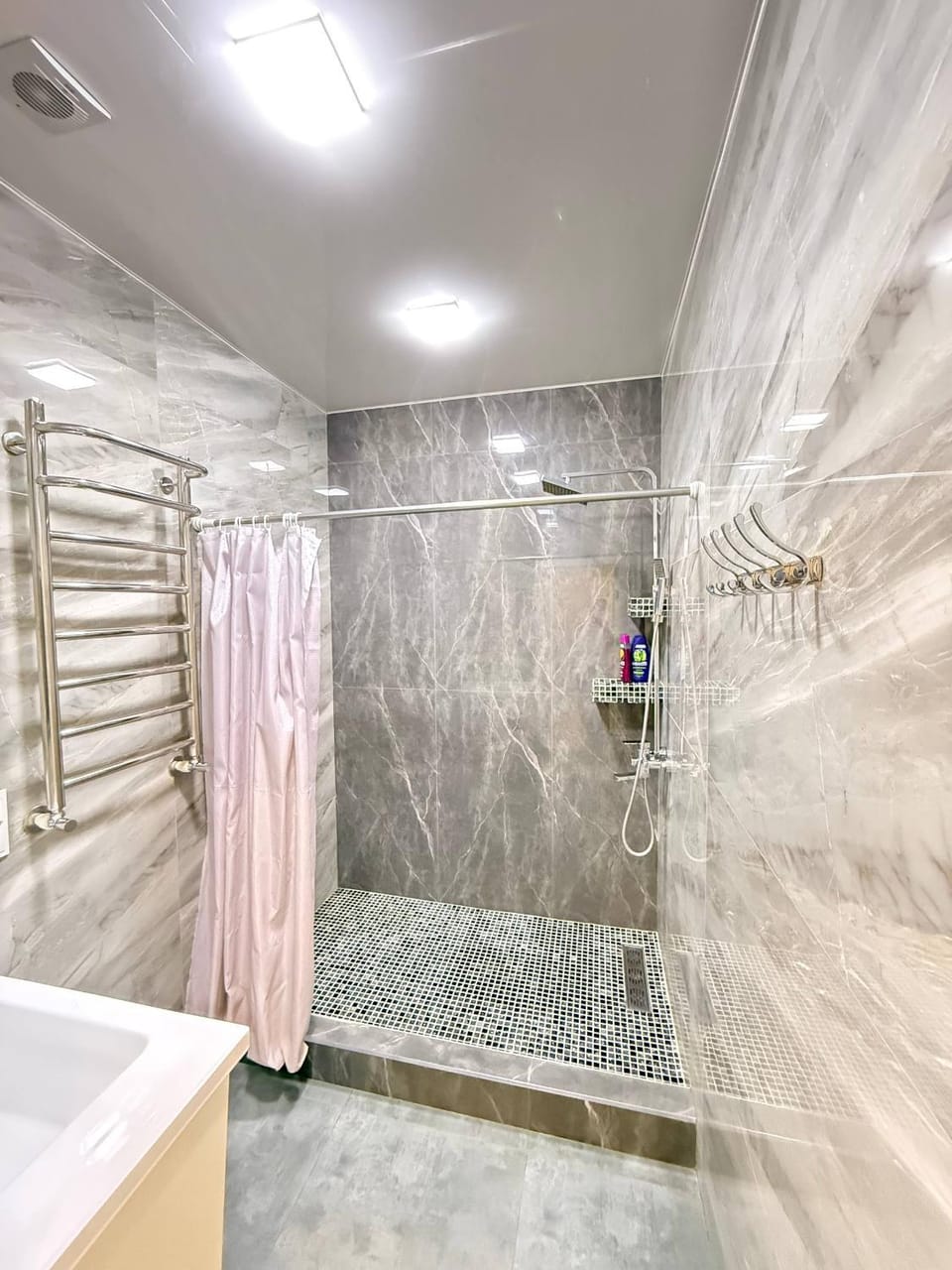 Shower, Bathroom, towels