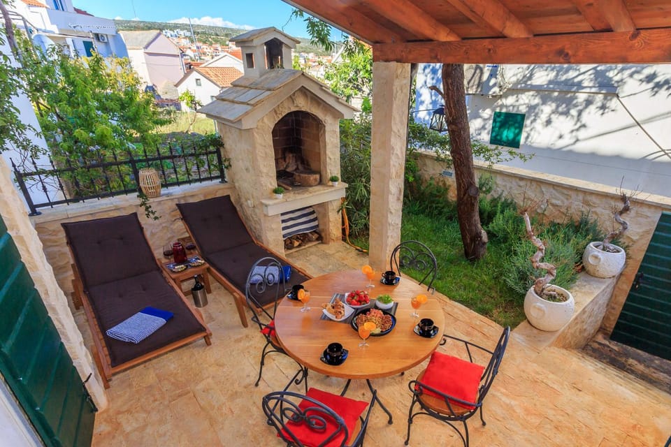 Patio, BBQ facilities, Garden