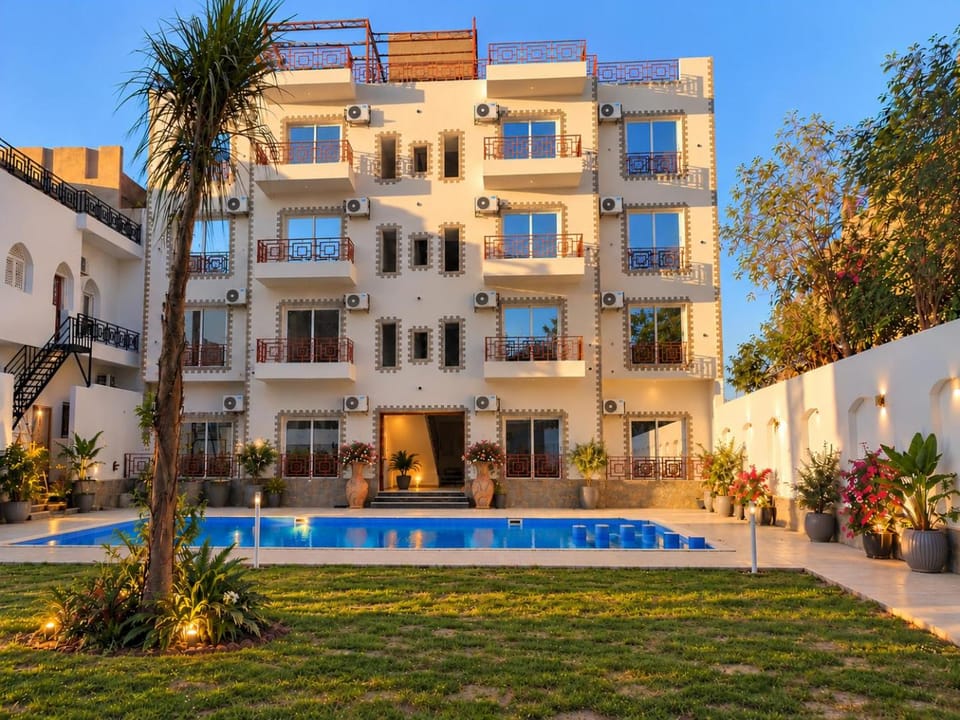Property building, Day, Garden, Garden view, Pool view, Swimming pool