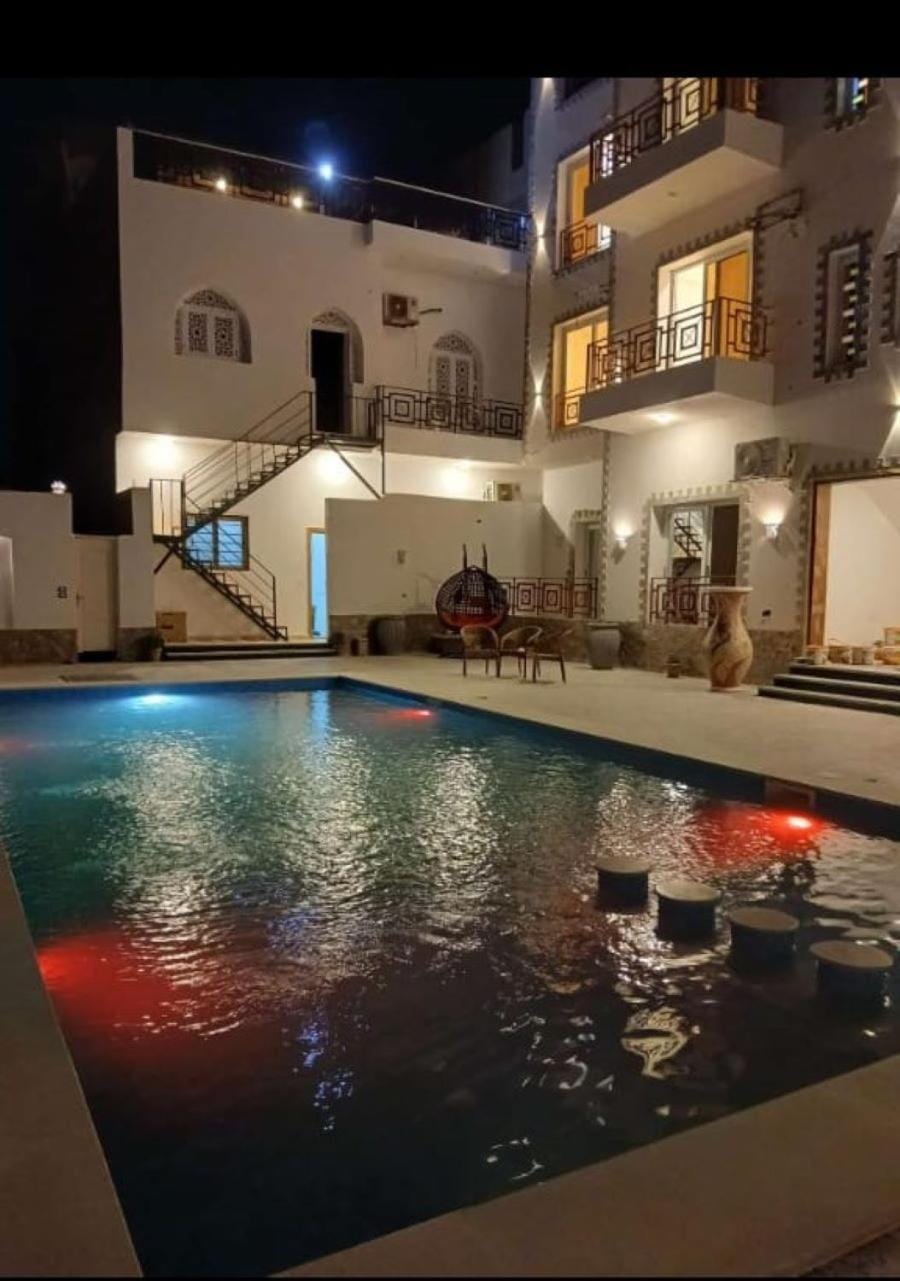 Property building, Swimming pool