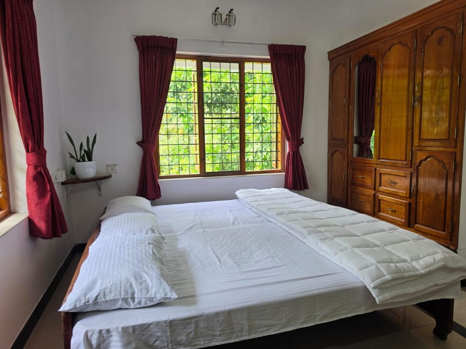 Paniyeli Poru Home Stay, Periyar, Kerala House in Kerala