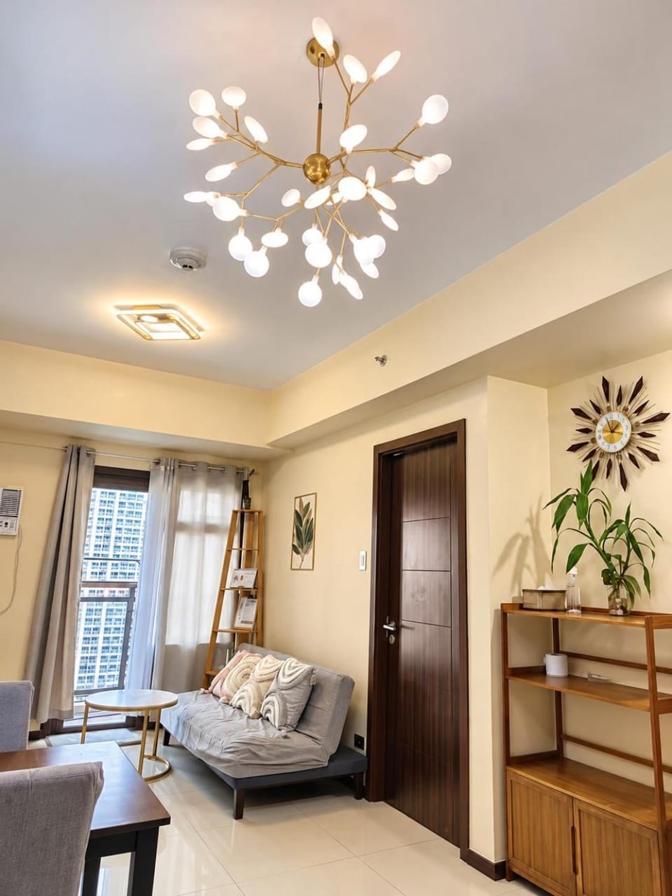 Living room, Photo of the whole room