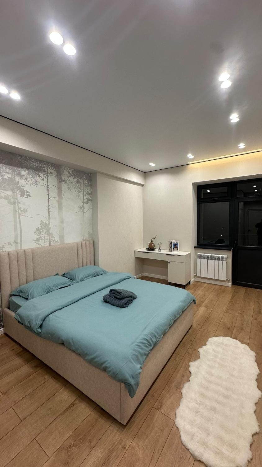 Bed, Photo of the whole room, Bedroom, towels