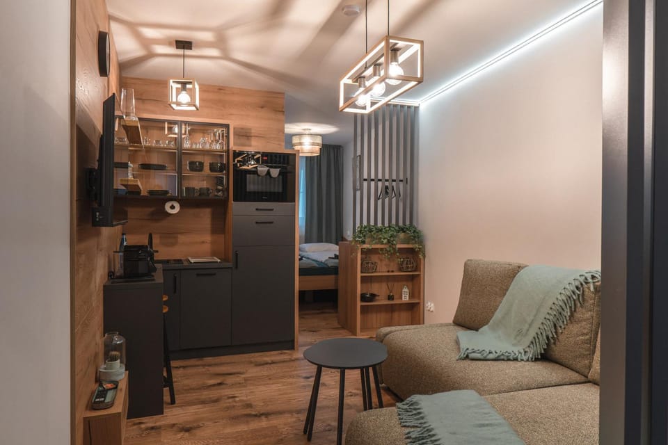 Bed, Kitchen or kitchenette, Living room, Seating area