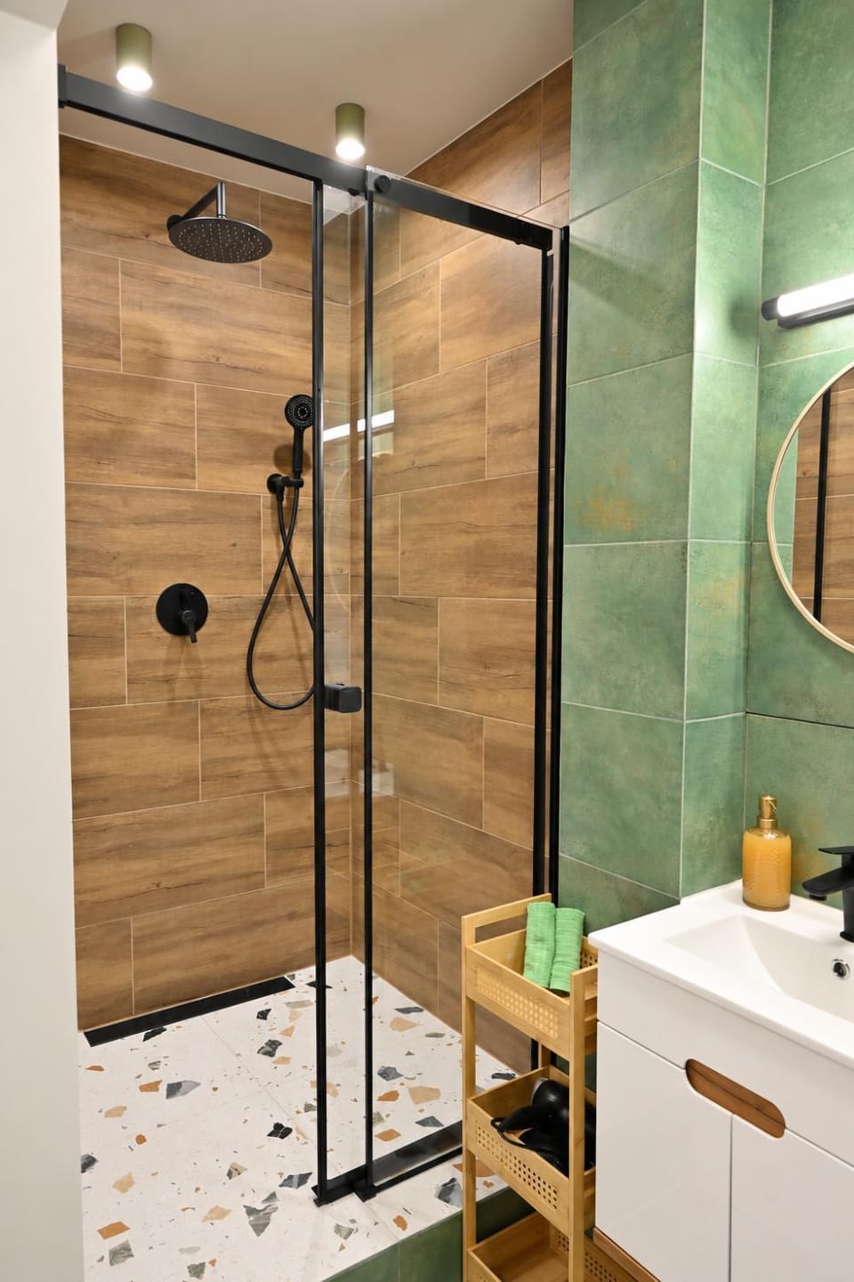Shower, Bathroom, towels