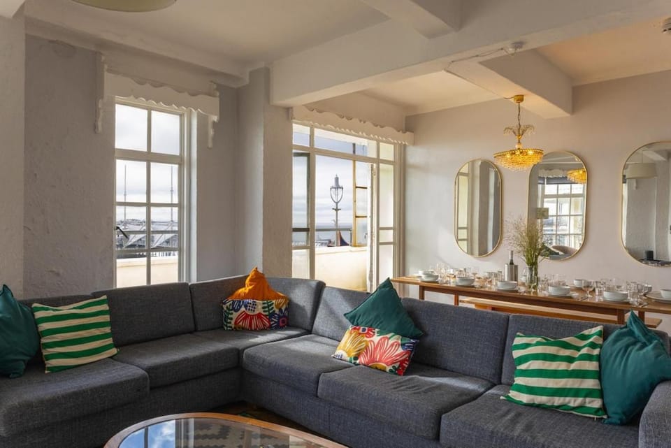 Pier View Apartment 1 by Brighton Holiday Lets Apartment in Brighton