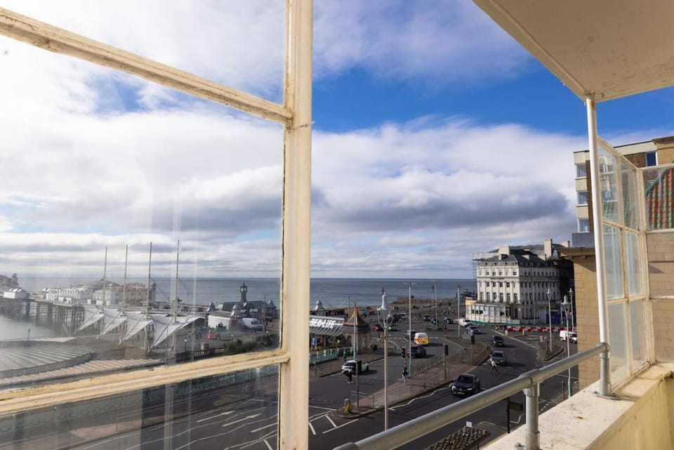 Pier View Apartment 2 by Brighton Holiday Lets Apartment in Brighton