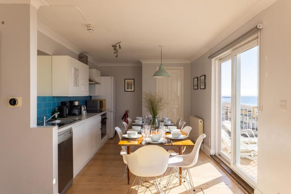 Pier View Penthouse by Brighton Holiday Lets Apartment in Brighton