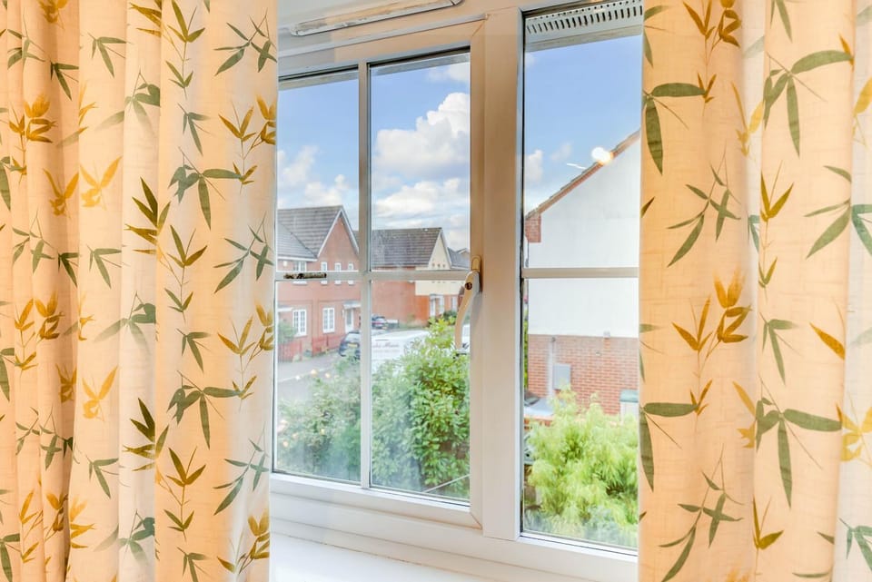 2BR Stevenage Home with Private Terrace & Parking House in Stevenage
