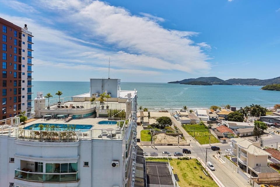 Vista mar | 2 suítes, churrasqueira e 2 vagas Apartment in Porto Belo