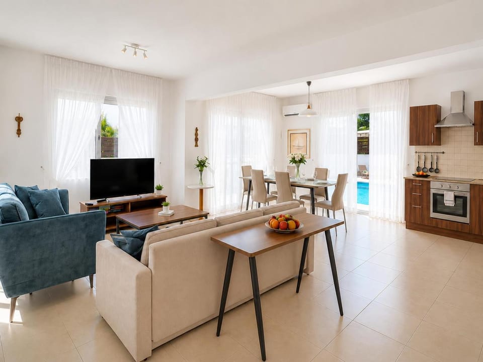 Communal lounge/ TV room, Kitchen or kitchenette, Living room, Seating area, Dining area, Evening entertainment, oven