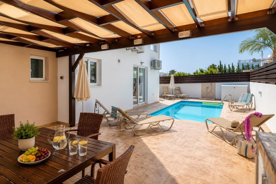 Property building, Balcony/Terrace, Seating area, Pool view, Swimming pool