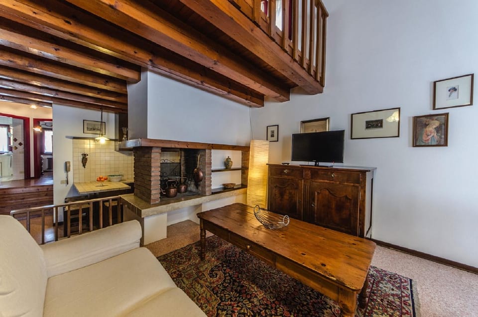 Communal lounge/ TV room, TV and multimedia