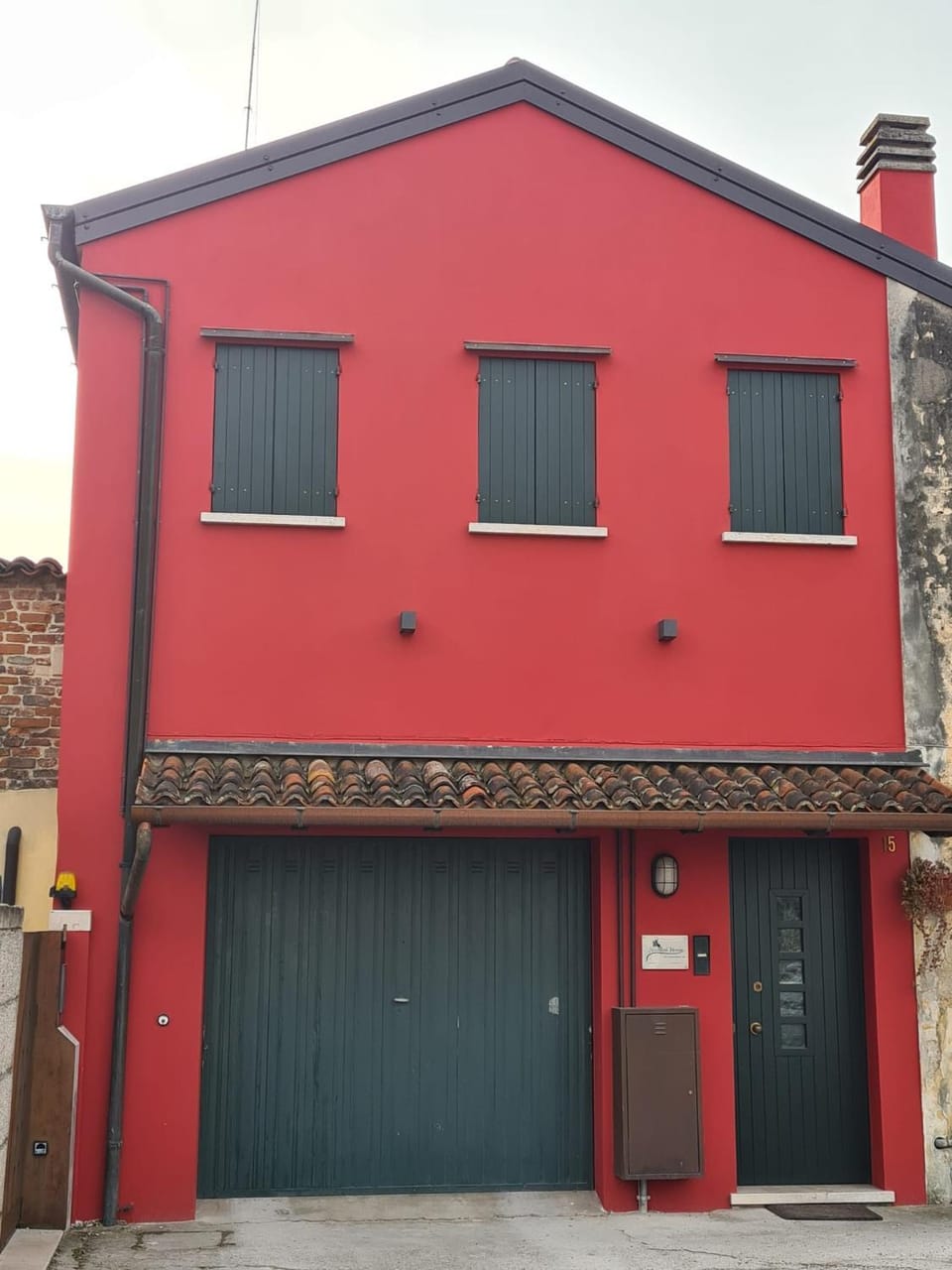 Facade/entrance