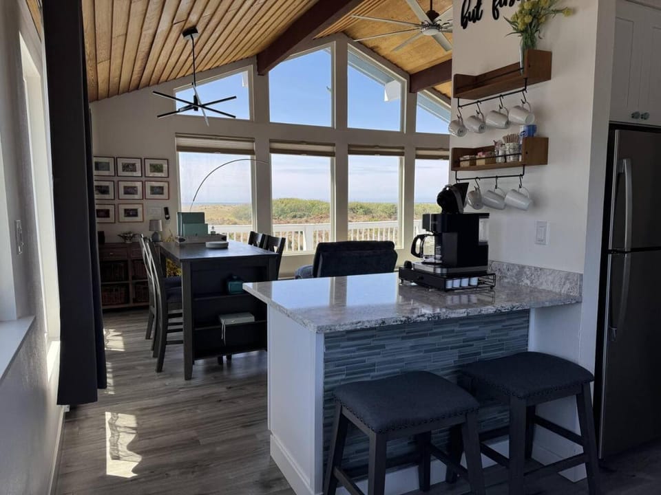 View (from property/room), Dining area, Breakfast