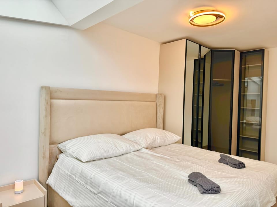 Luxury Stylish Apartment with Balcony & Free Parking Apartment in Vienna
