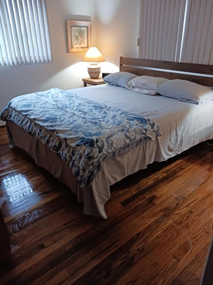 Peaceful Lake-Front Family Home - Fenced Yard House in Cassopolis