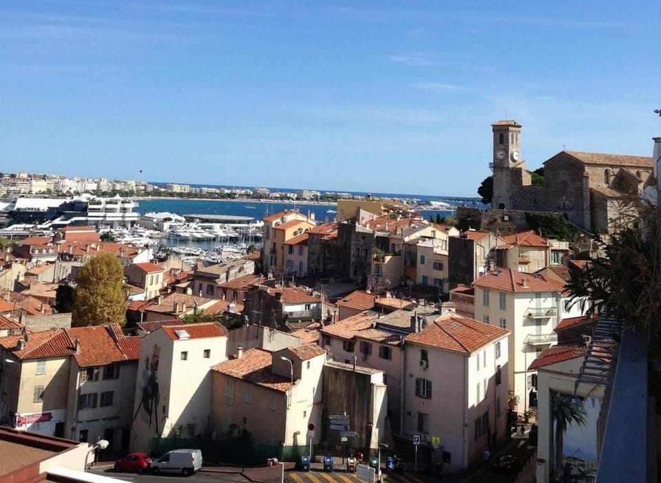 Nearby landmark, Sea view