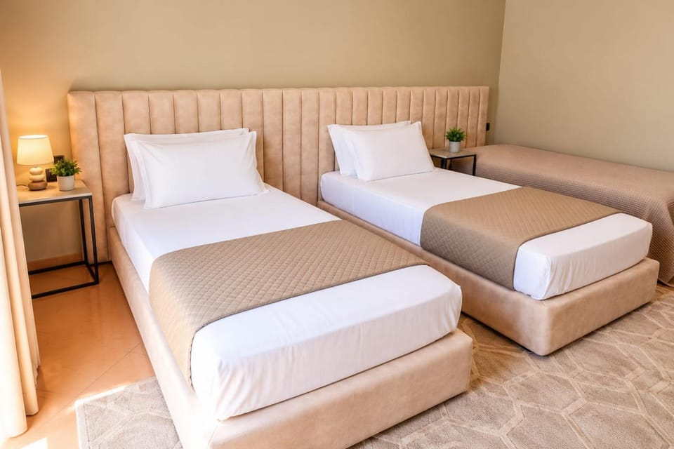Villa Charlie Grand 6 Bedroom Residence Apartment in Tirana