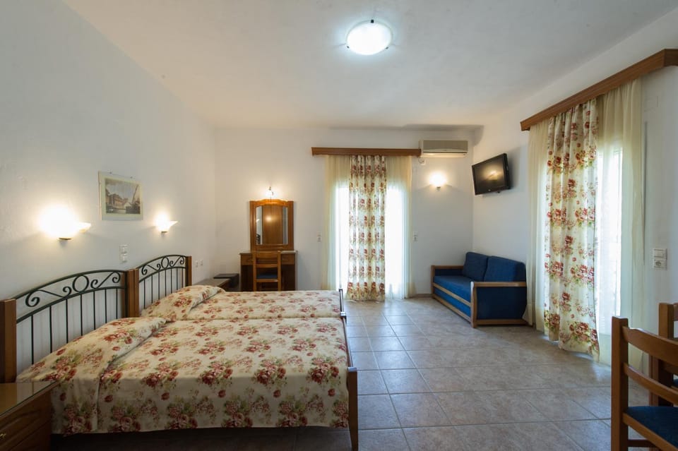 Day, Photo of the whole room