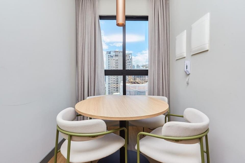 Flat para 4 em Meia Praia com piscina e garagem Apartment in Porto Belo