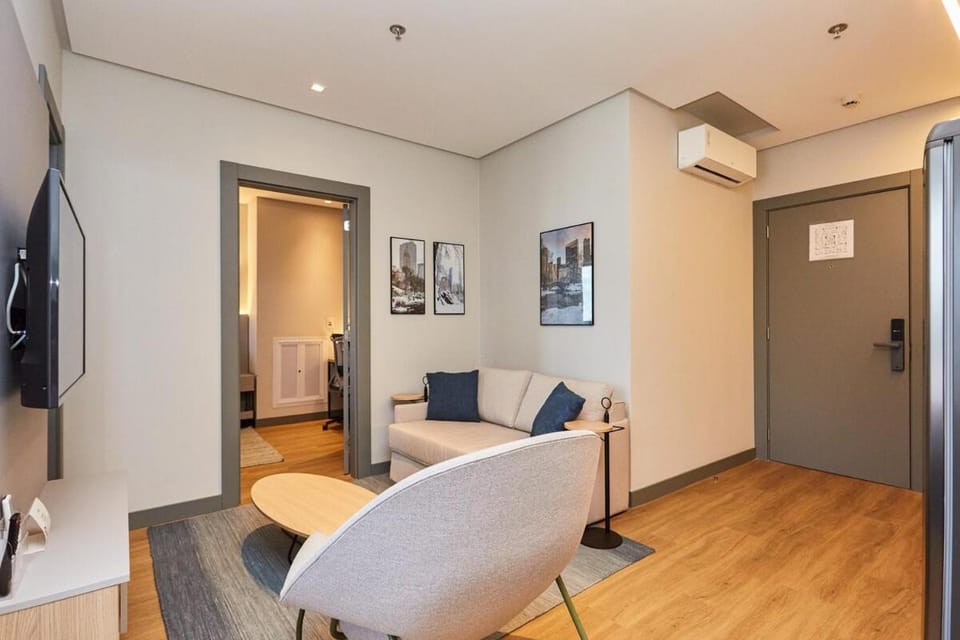 Flat para 4 em Meia Praia com piscina e garagem Apartment in Porto Belo