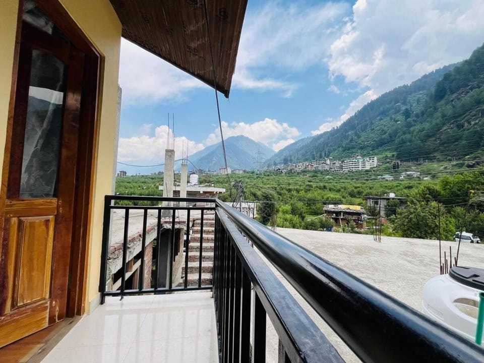 K&B Trimurti stay in Manali Vacation rental in Himachal Pradesh