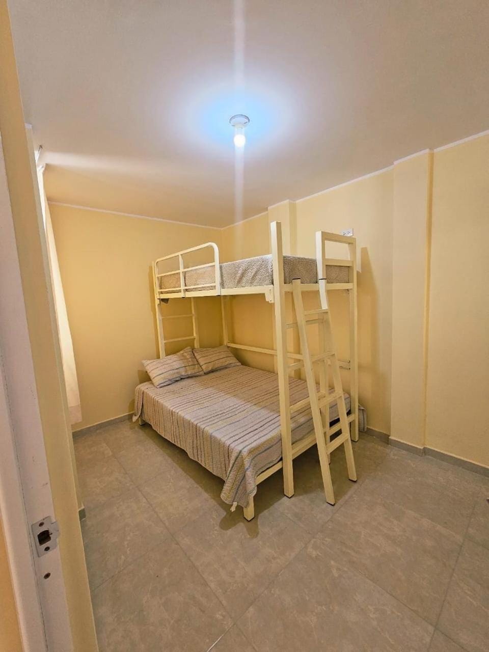 Spacious 2-story house with patio Apartment in Ica