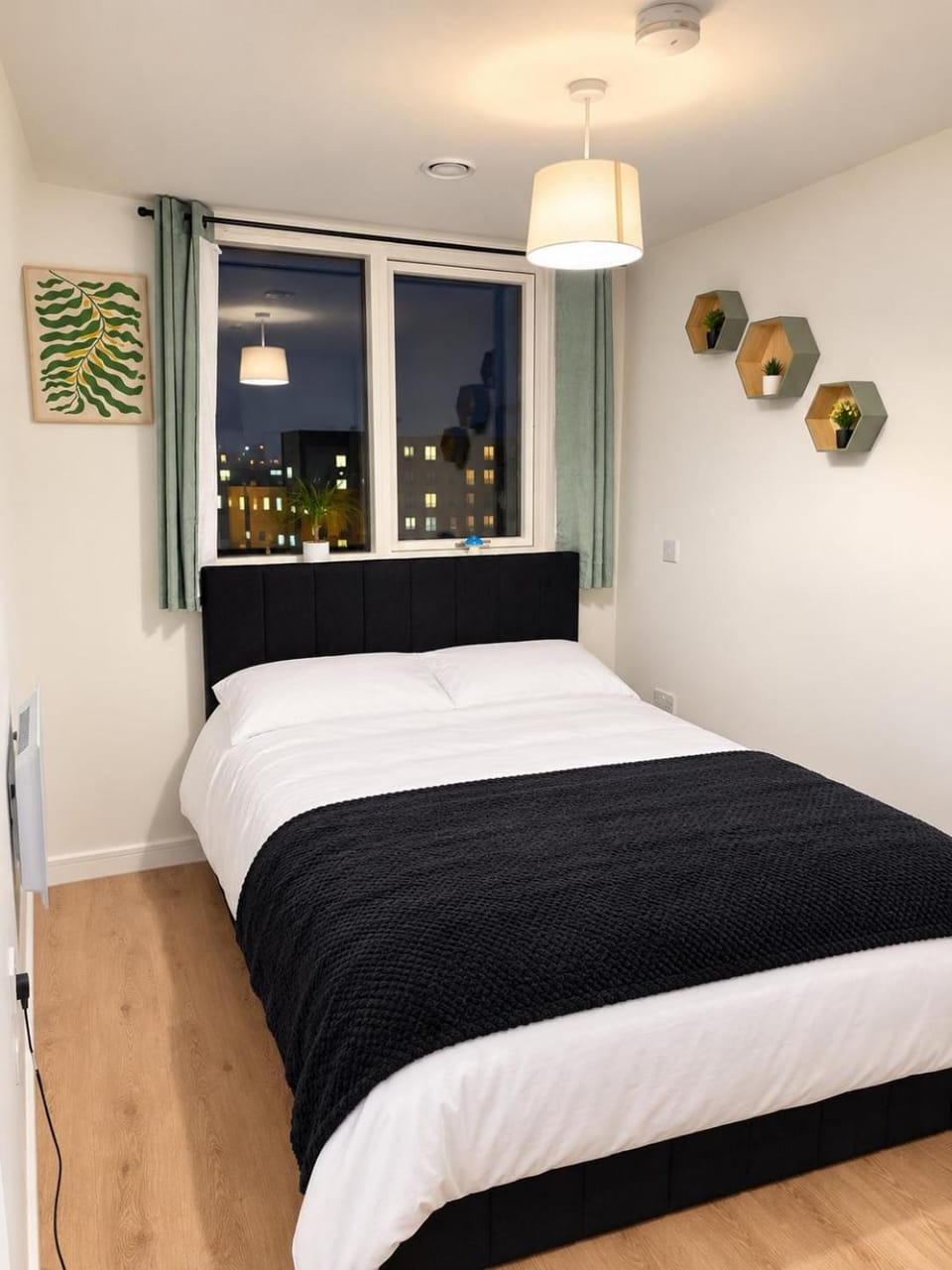 The Modernist Retreat - 2 Bed 2 Bath and Balcony Contractors welcome! Apartment in Birmingham