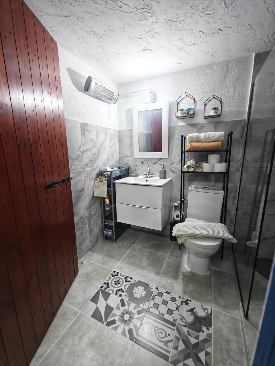 Shower, Toilet, Bathroom