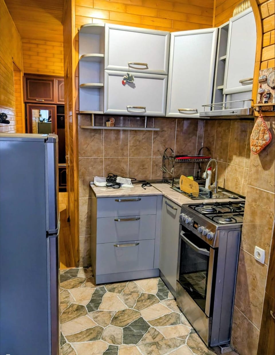 Kitchen or kitchenette