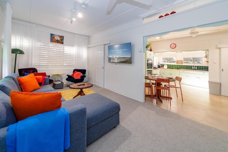 Retro Queenslander Urangan Cottage Near Beach House in Hervey Bay