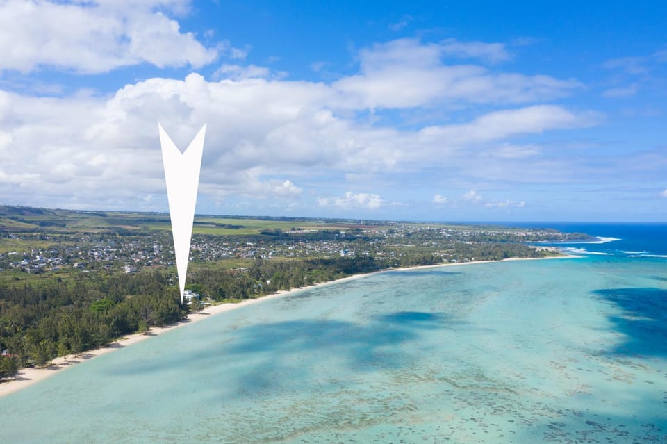 Property building, Bird's eye view, Beach, Location