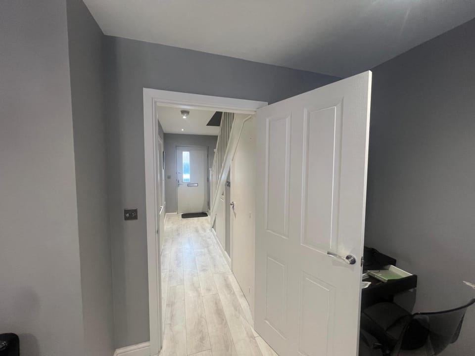 Janes Modern Home with 3 drive way parking House in Grays