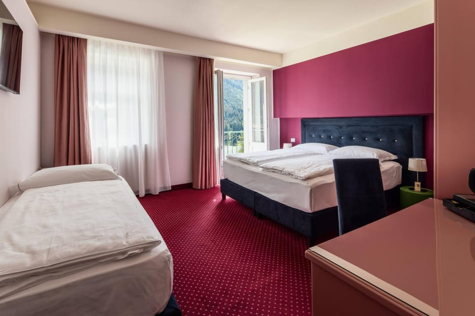 Bed, View (from property/room), Balcony/Terrace, Bedroom
