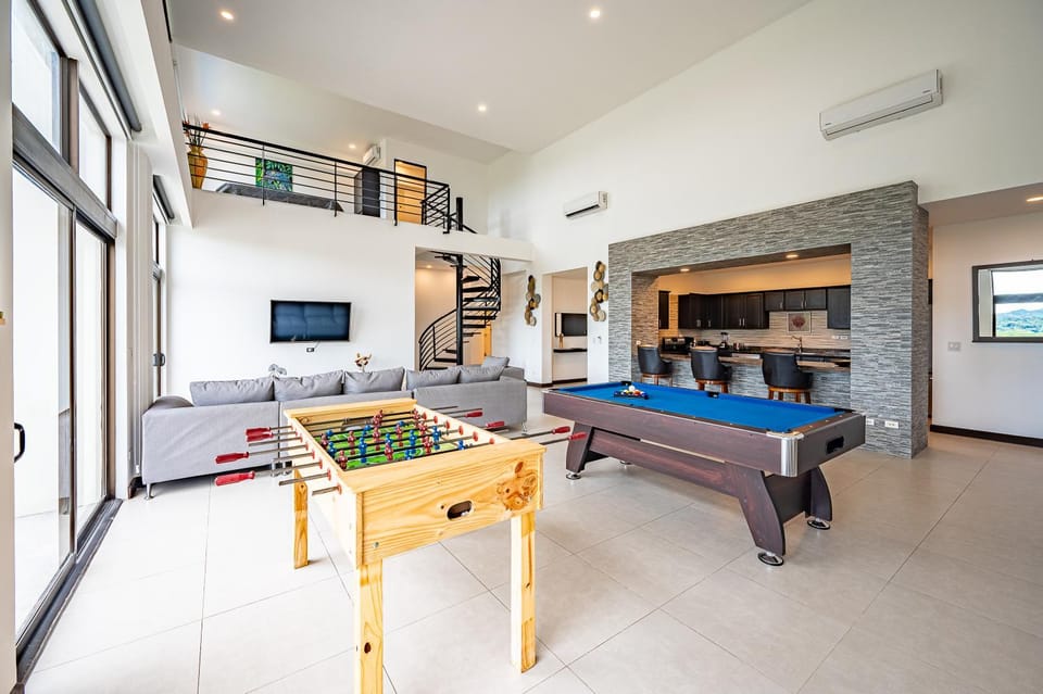Patio, Communal lounge/ TV room, Billiard, Game Room, TV and multimedia, View (from property/room), Kitchen or kitchenette, Lounge or bar, Seating area