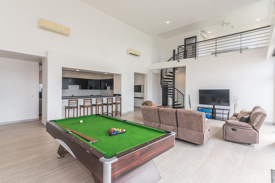Billiard, TV and multimedia, Living room, Seating area, Dining area