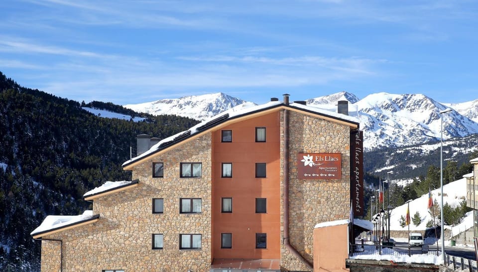 Property building, Winter, Mountain view