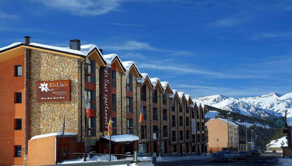 Property building, Winter, Mountain view
