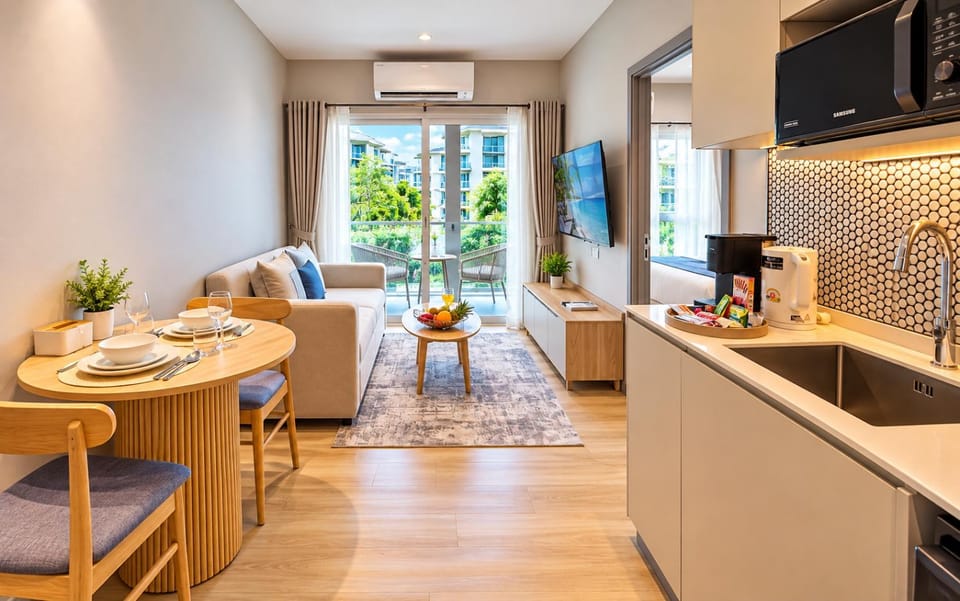 TV and multimedia, Kitchen or kitchenette, Living room, Dining area