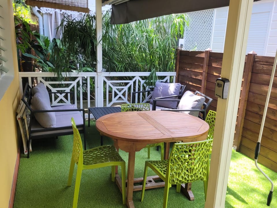 Patio, Dining area