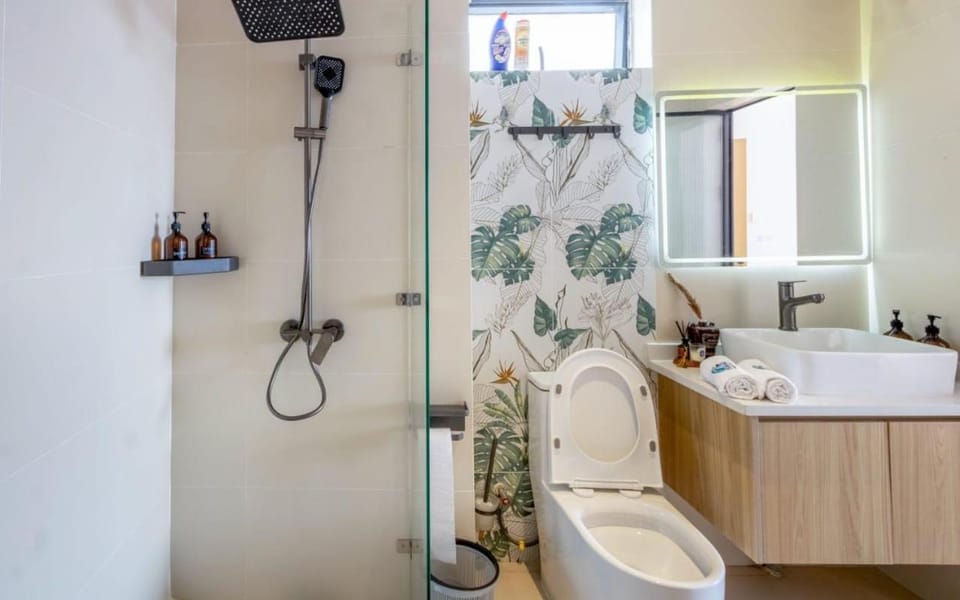Shower, Toilet, Bathroom, Bath, towels