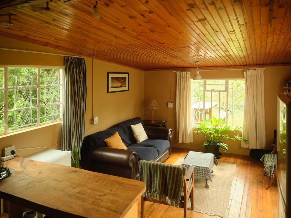 Foxes Earth at Wild Fox Hill Chalet in Eastern Cape
