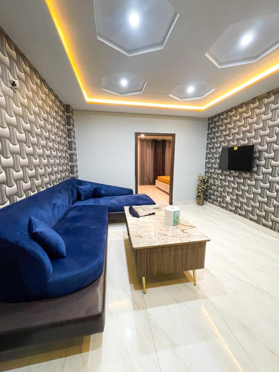 Stayora Elegant Modern Apartment Apartment in Lahore