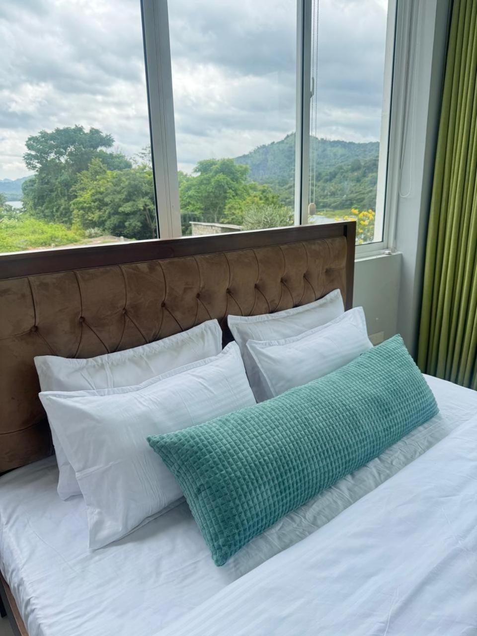 Rivercliff Vista Nature lodge in Gangawatakorale